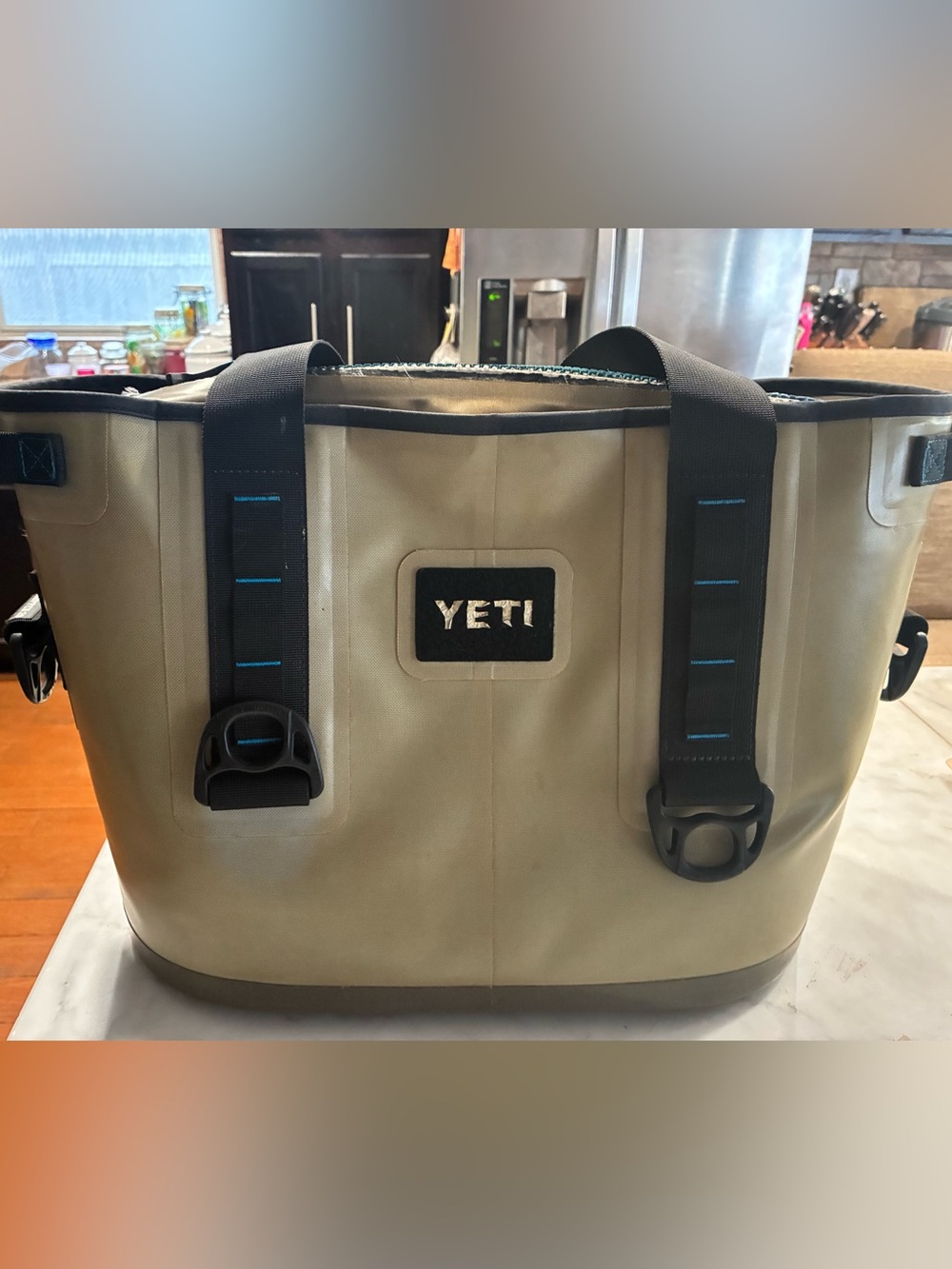 YETI Hopper 20 Soft Cooler Field Tan & Tahoe blue  HydroLok Zipper no strap